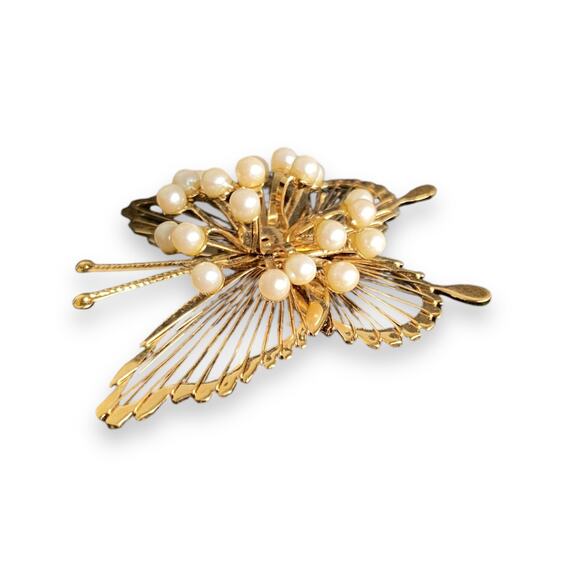Vintage Monet Butterfly Brooch Pin Mid Size Gold Plated Faux Pearls Art Deco 3D - Picture 10 of 11